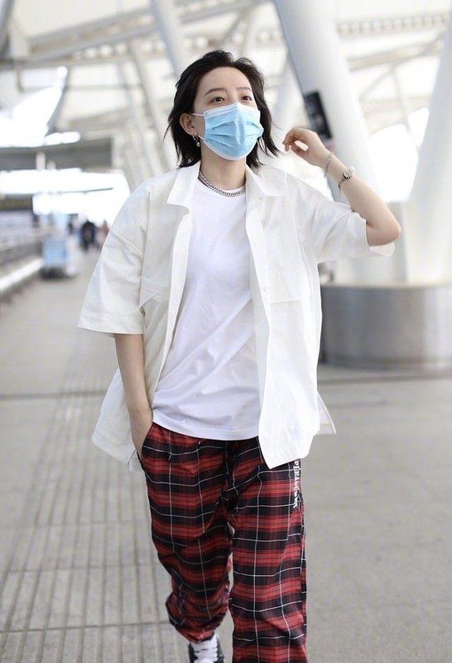 「乘風破浪的姐姐們」齊現身！萬茜穿短褲長靴，張含韻甜度超標 娛樂八卦吃瓜 第2张