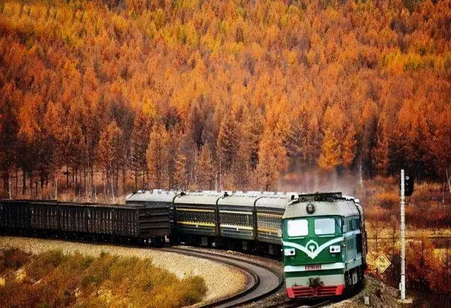 绿皮火车的情怀（还记得在绿皮火车上度过的岁月吗）