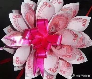 情人节送女孩什么礼物明天情人节，99玫瑰送给群里朋友，祝你们情人节快乐，