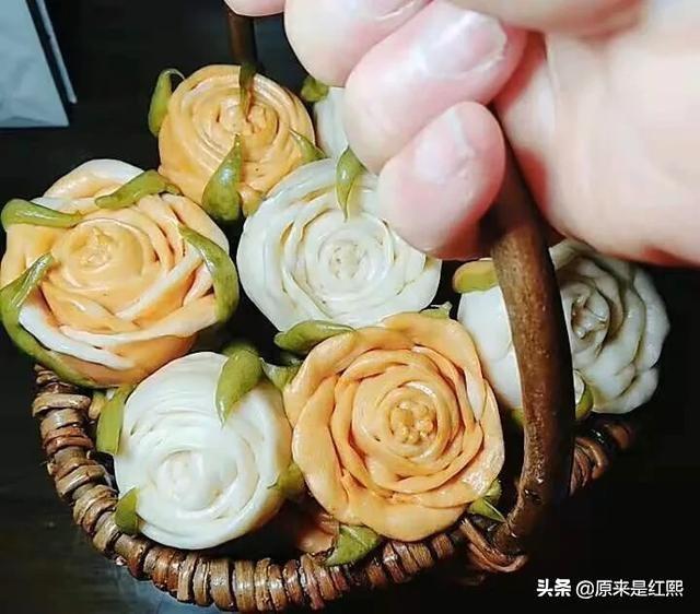 情人节送女孩什么礼物疫情时期情人节怎么过？看看媳妇们都给自己准备了什么