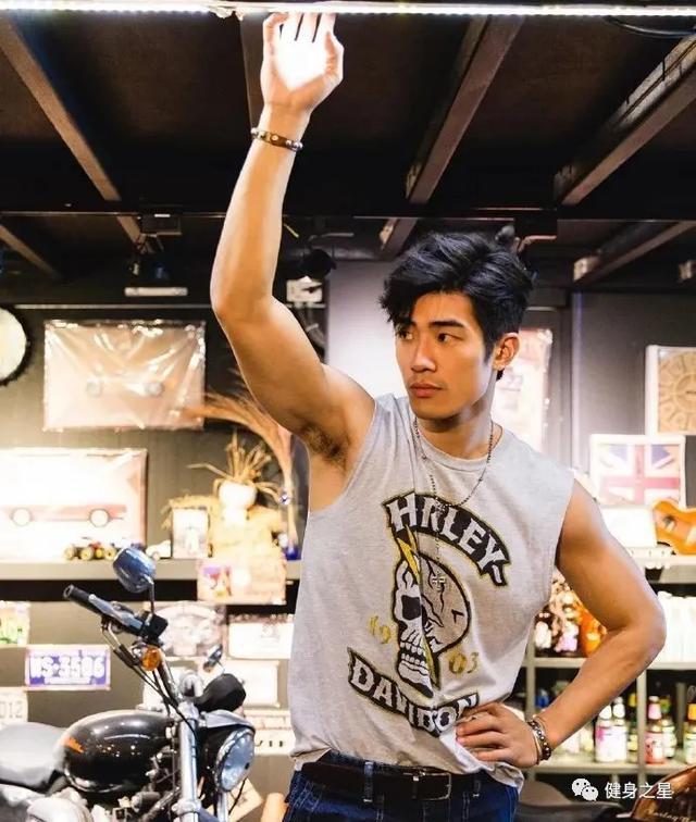 29歲台灣模特，身高85公斤，腹肌嘎嘣脆，這身材誰能頂得住 健身減肥達人 第10张