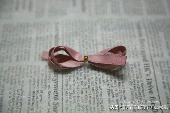 一根丝带蝴蝶结系法,怎么用丝带做蝴蝶结