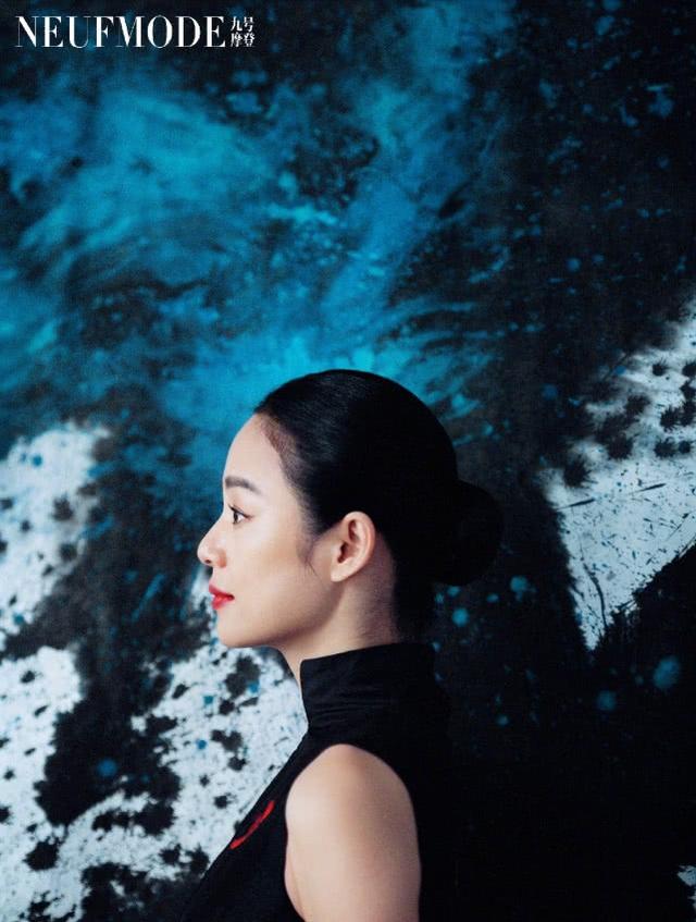 姜文妻子周韻難得營業！登《九號摩登》周年刊封面，側顏太過吸睛 娛樂八卦吃瓜 第7张