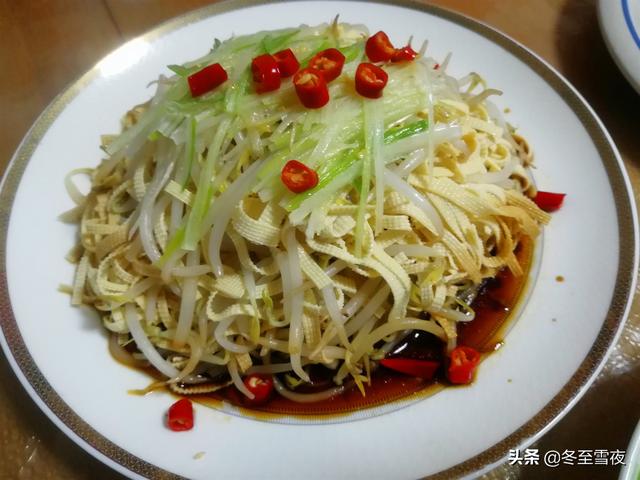 情人节送媳妇什么礼物今天情人节，下厨做了6个菜，好吃还温馨，这个礼物最