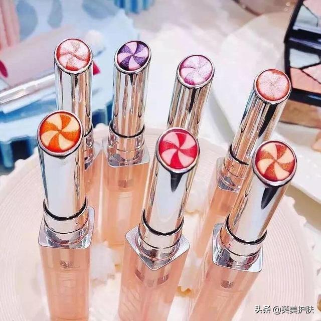 情人节送这些礼物女朋友一定满意 情人节送女朋友什么礼物好