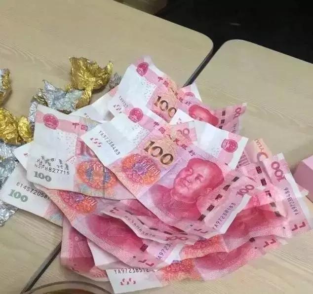 七夕送女朋友什么礼物好最有意义“情人节，老公送了我一把宝剑……”一大批