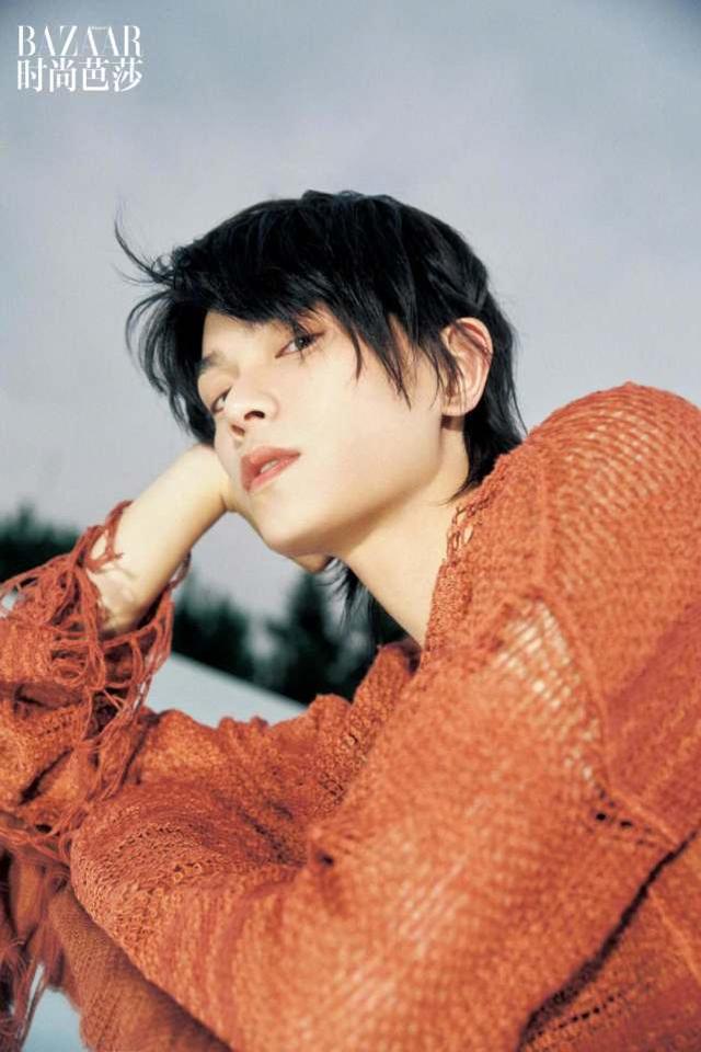 丁禹兮時尚大片曝光！穿寬松橘棕色磨毛針織衫，盡顯日系慵懶風 娛樂八卦吃瓜 第2张