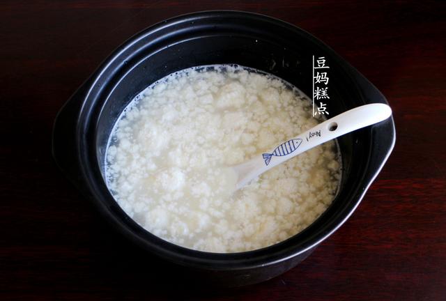 用山藥熬粥，比大米更有營養，天冷，胃不好的可以多吃 熱愛美食 第10张