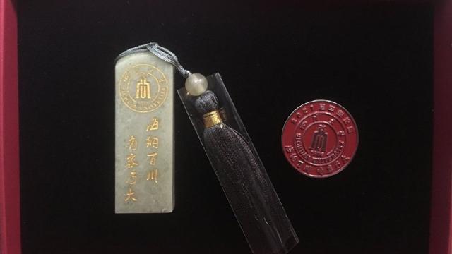 毕业全班买什么纪念品,实用又有意义的纪念品