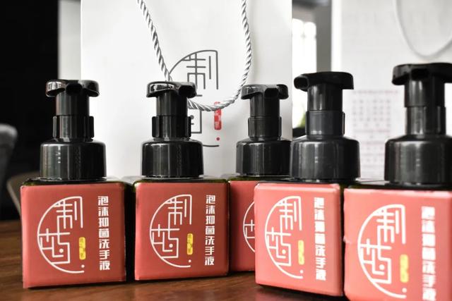 毕业季送喜欢的女生什么礼物,送给女生的毕业礼物推荐