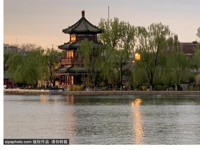 情人节送男友什么礼物携手相伴有缘人，白首归来岁月深