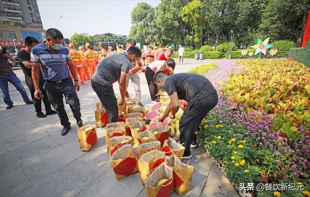 福建人第一次去江西女朋友家，要求带3箱鱼翅鲍鱼，要分手吗？ 女朋友过生日