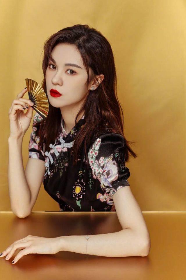 郁可唯膽子真大！首次公演cos羊駝太帥氣，中國風造型真像女俠 娛樂八卦吃瓜 第8张