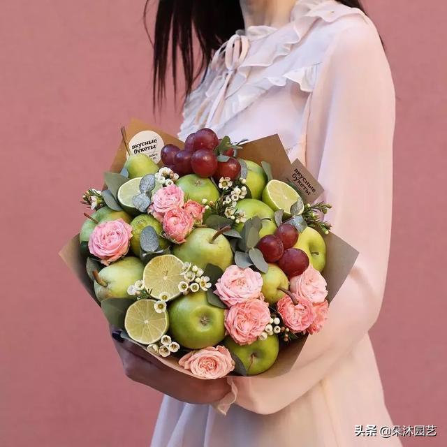 水果花束包装教程图解 礼物包装纸方法图解