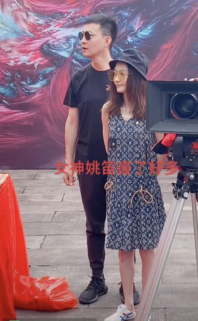 姚笛婚後復出拍戲，穿吊帶裙身材纖瘦，網友：被丑聞耽誤的女星 娛樂八卦吃瓜 第2张