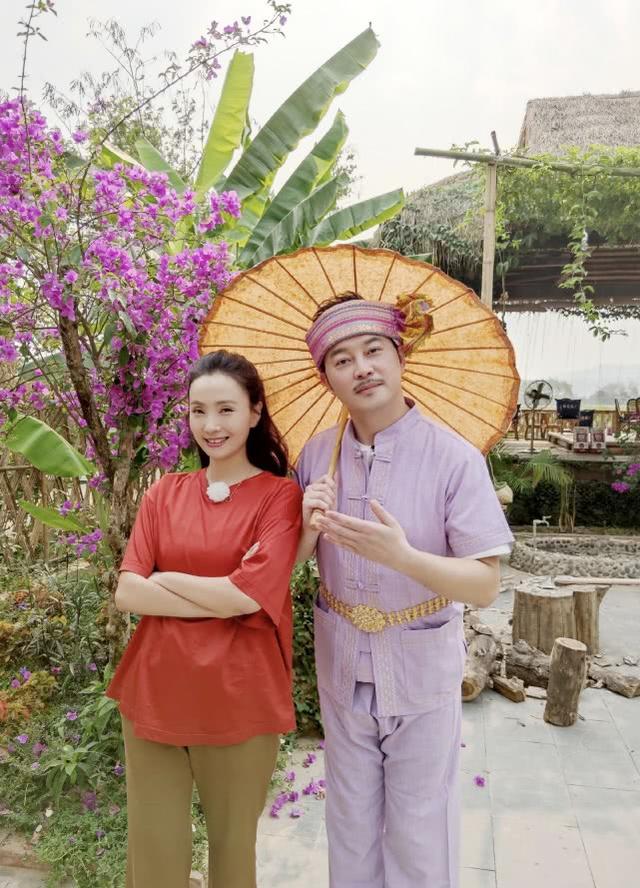 48歲陶虹少女十足！和好友三人扎雙馬尾穿格子裙，老了也不失可愛 娛樂八卦吃瓜 第7张
