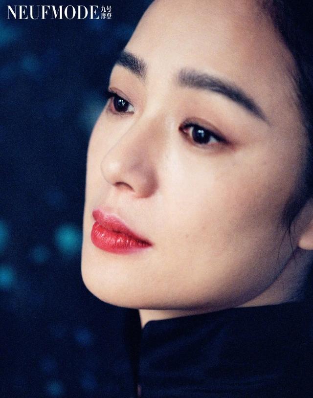 姜文妻子周韻難得營業！登《九號摩登》周年刊封面，側顏太過吸睛 娛樂八卦吃瓜 第5张