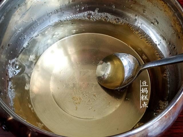 煮1分鍾，放一夜即成，這點心清涼滑嫩，常吃皮膚白淨不長斑 熱愛美食 第8张