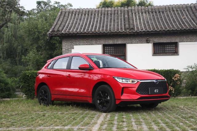试驾比亚迪e2：纯电动车轻量化后的有哪些好处？
