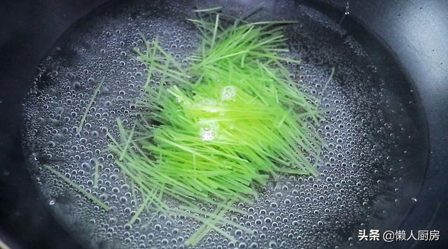 減肥的人不知道吃什麼？教你做一碗湯，味道清淡不失鮮美 熱愛美食 第7张