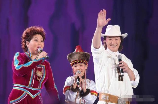 吉祥三寶距今14年：爸爸去世，媽媽隱退，「女兒」現狀如何？ 娛樂八卦吃瓜 第2张