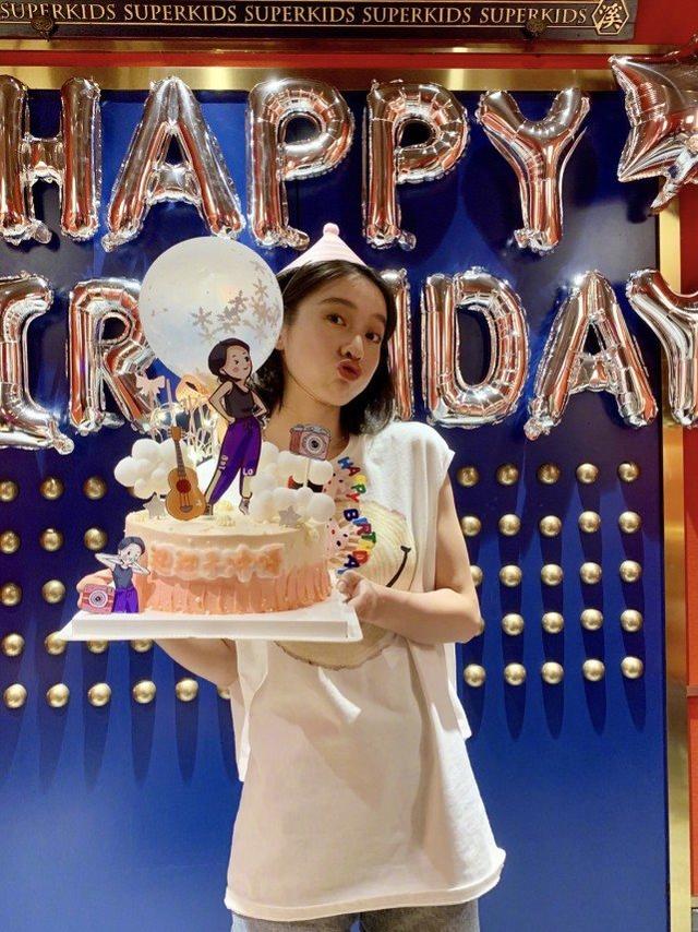 張雪迎交際圈太廣！23歲生日虞書欣安崎為她慶祝，不過未見章子怡 娛樂八卦吃瓜 第3张