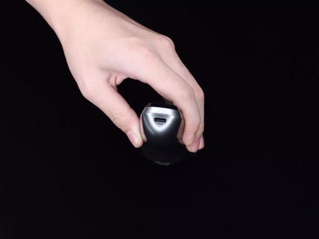 情人节送什么礼物给男朋友情人节女生送男生最好的礼物，含义：我就喜欢你不