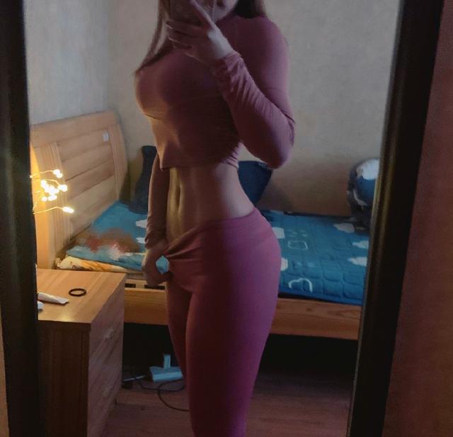 馬甲線，前凸後翹，性感身材，23歲妹子美女通過健身練出好身材 健身減肥達人 第5张