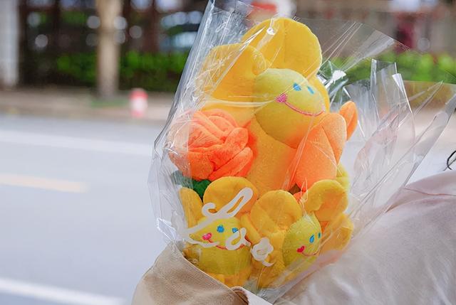 女生送女生生日礼物送什么好,大学毕业送女生什么礼物好呢
