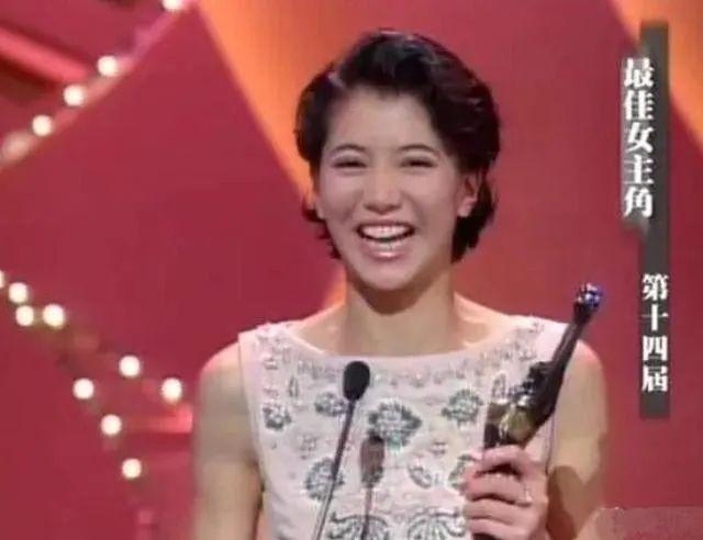 “召妓门”男神与“包养门”女星的瓜 情人节送什么礼物给女朋友
