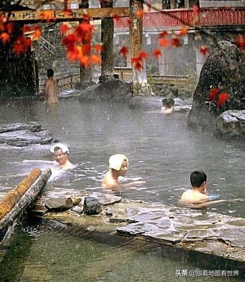 全裸泡温泉没问题！半裸运动绝对不行？日本的潜规则让外国人蒙圈