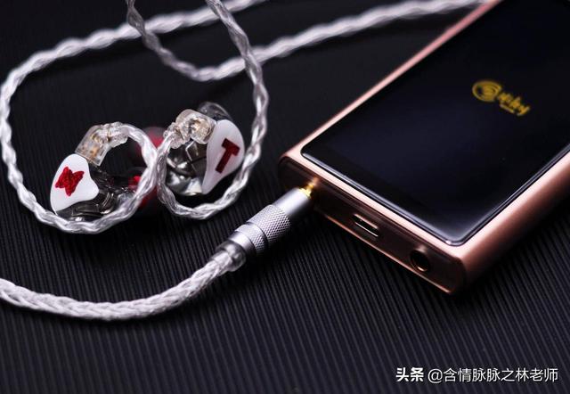 七夕送什么情人节送女友的好礼物，锦瑟香也TxBEAR 3 HIFI耳机