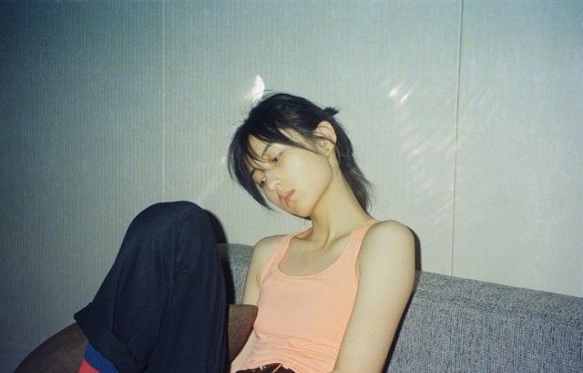 張子楓綜藝節目穿搭，簡單干淨又清爽大方，不愧深受黃磊何炅喜愛 娛樂八卦吃瓜 第7张