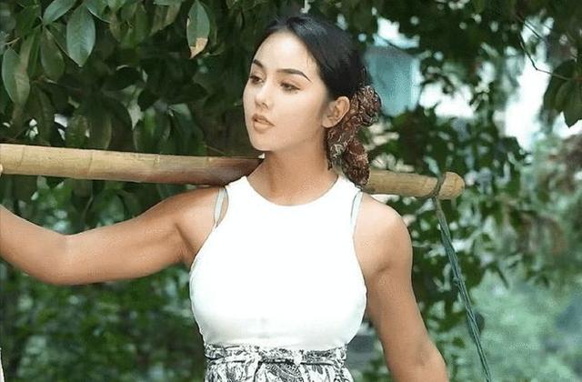 當健身女孩干起農活來，是種怎樣的畫風？網友：充滿野性美，愛了 街拍正妹 第24张