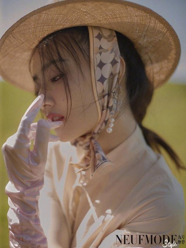 徐璐盛夏造型look，戶外野餐穿公主風裙裝，造型清新優雅減齡足 娛樂八卦吃瓜 第8张