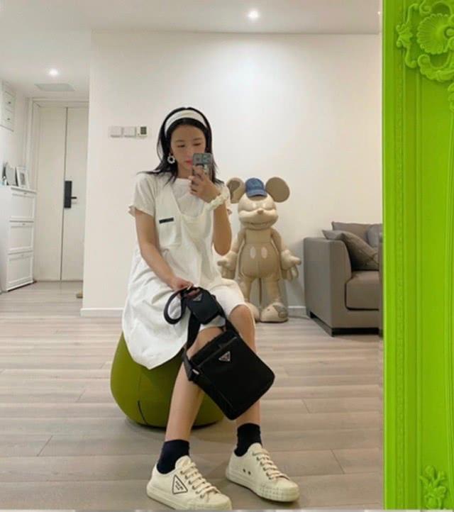周雨彤私服穿搭太個性！帥氣甜美不同風格完美駕馭，有顏任真任性 娛樂八卦吃瓜 第13张