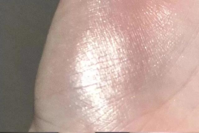 情人节送什么好新年又遇214情人节，选好礼物过年又过节