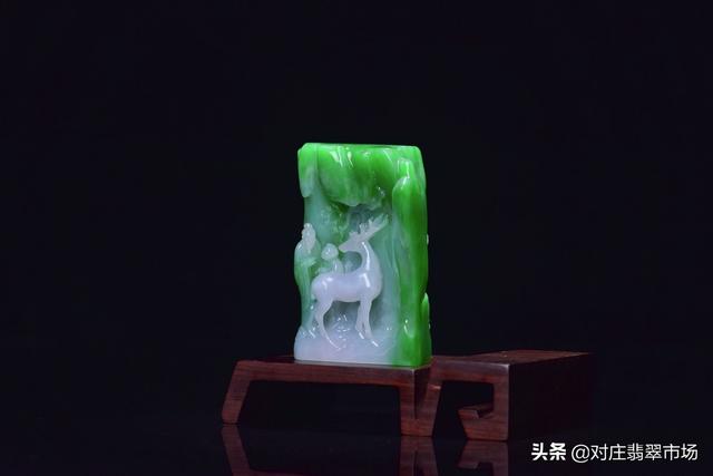 圣诞节送什么寓意的翡翠饰品做礼物？愿所有平安夜，都如意吉祥 女朋友生日