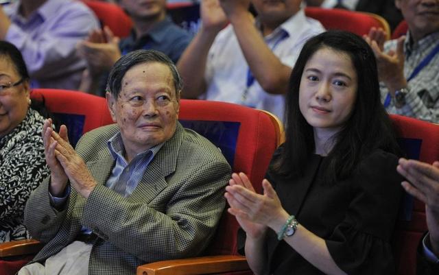 28歲翁帆嫁82歲老者，三觀相符，楊振寧：翁帆是甜蜜的天使 娛樂八卦吃瓜 第2张