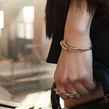 七夕续命指南，不会送礼物？那就送她自由吧 情人节送女朋友什么礼物比较有