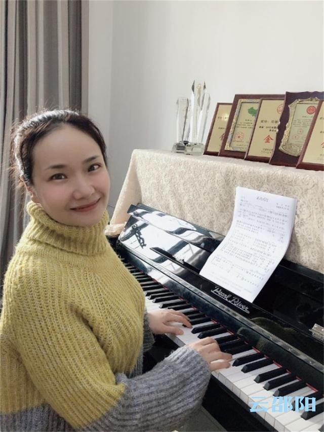 小礼物唱的什么歌最好听,小礼物唱的歌曲