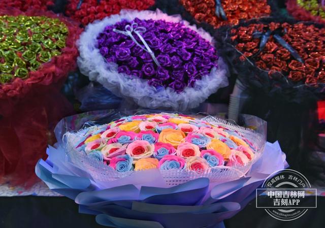情人节送女孩什么礼物「吉镜头」大年初三情人节，鲜花你准备好了么？