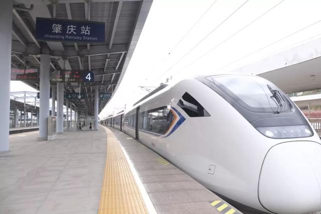 途经的主要大站包括肇庆的肇庆站,鼎湖东站,大旺站,佛山的三水北站