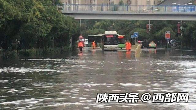 实时更新丨截至16时15分 西安市区已无影响车辆通行的积水路段
