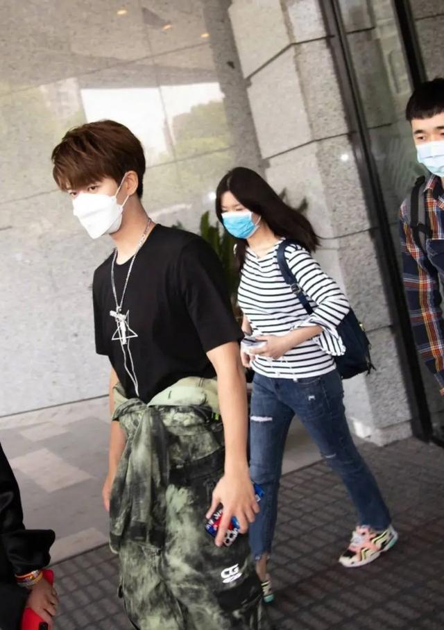任嘉倫新劇定檔6.18，劇中古裝造型英俊瀟灑，私下穿搭也很吸睛 娛樂八卦吃瓜 第7张