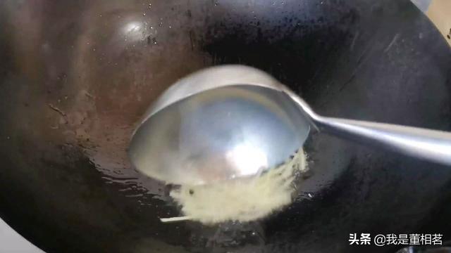 酸辣湯，記住不要先放胡椒粉，技巧告訴你，降溫喝2碗暖心又暖胃 熱愛美食 第12张