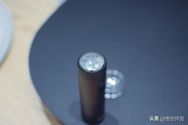 情人节要送什么礼物给男人的专属礼品：眉剃须刀探索家理容套装评测，居家出