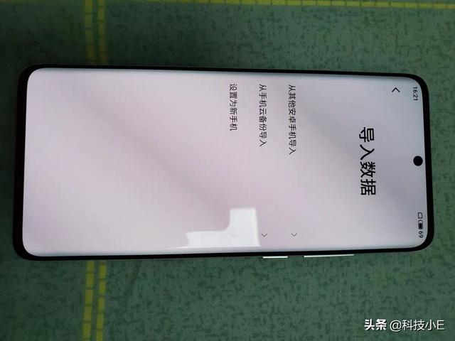520买什么手机送女朋友？这三款是不错的选择，手感好颜值高 女朋友生日送什