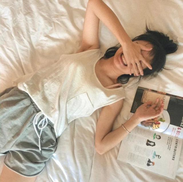 情人节女孩要送礼物女生七夕这样发朋友圈，真的太加分了