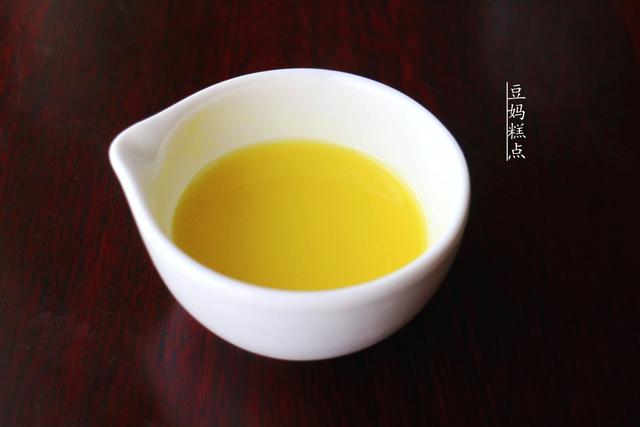 每個月那幾天，我都會做這甜品，幾分鍾就好，暖宮活血，入口即化 熱愛美食 第7张